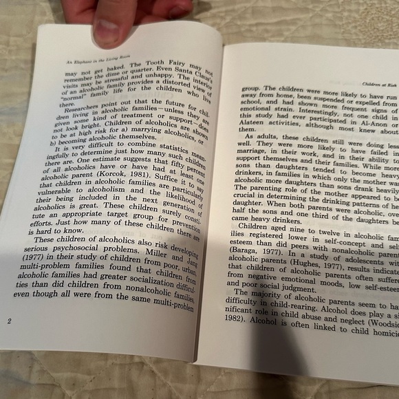 An elephant in the living room-leader’s guide for helping children of alcoholics - Picture 5 of 9